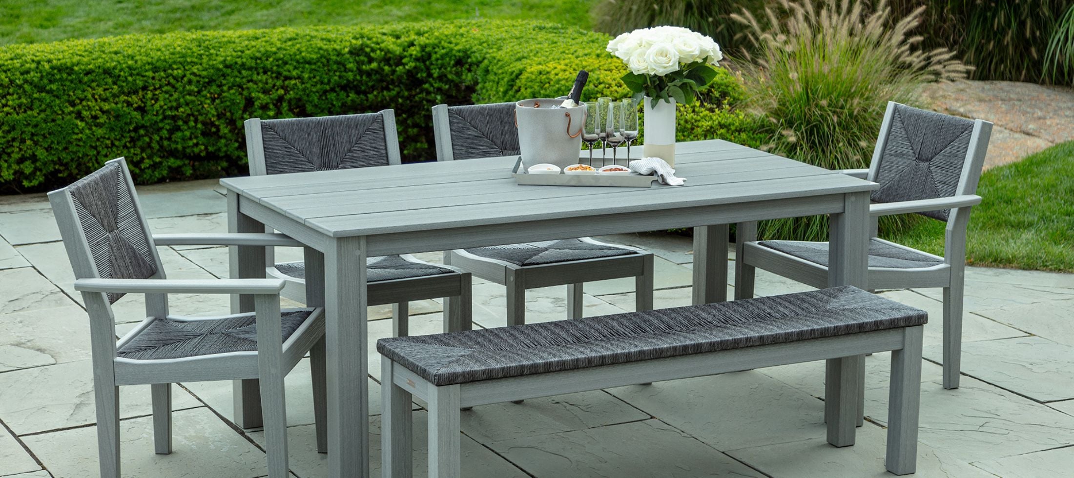 Seaside Casual Greenwich Table and Chairs