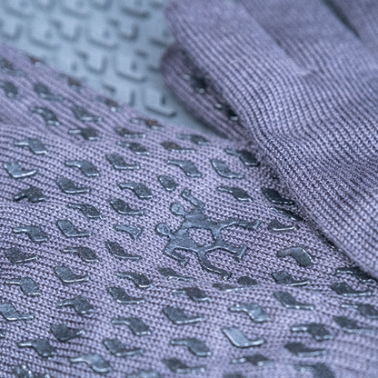ZWILLING BBQ protection glove palm texture, small raised rubber grip dots on knit