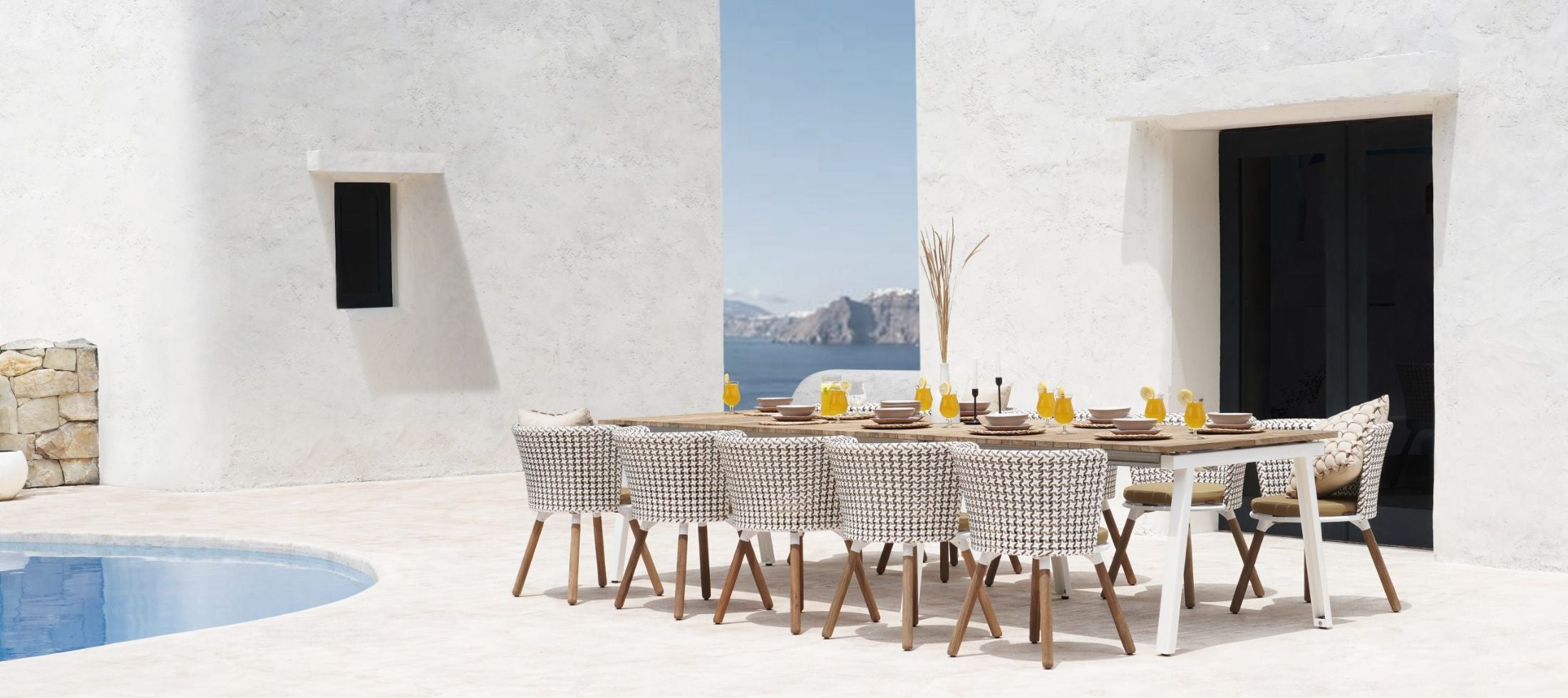 Mamagreen Dining Table and.Chairs