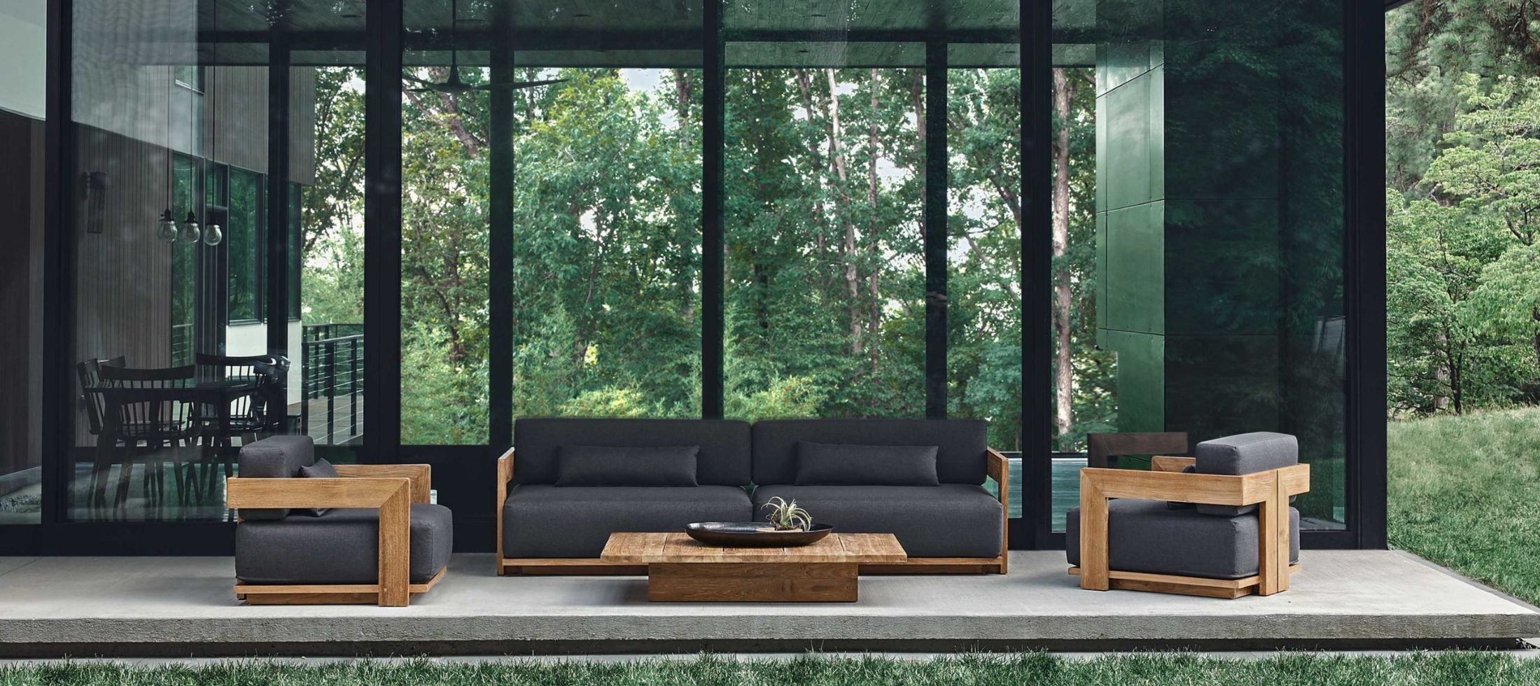 Danao S2 Sofa Chair and Table