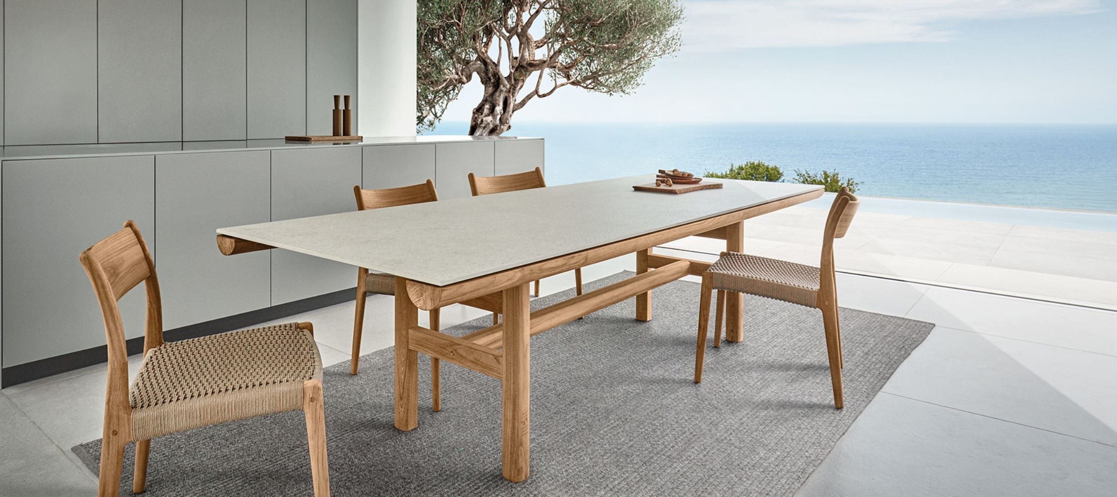 Gloster Rail Dining Table and Chairs